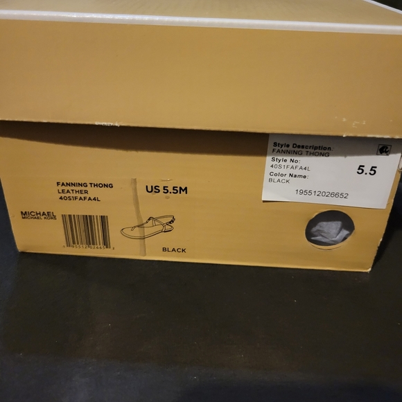 Michael Kors sandals - Picture 2 of 2